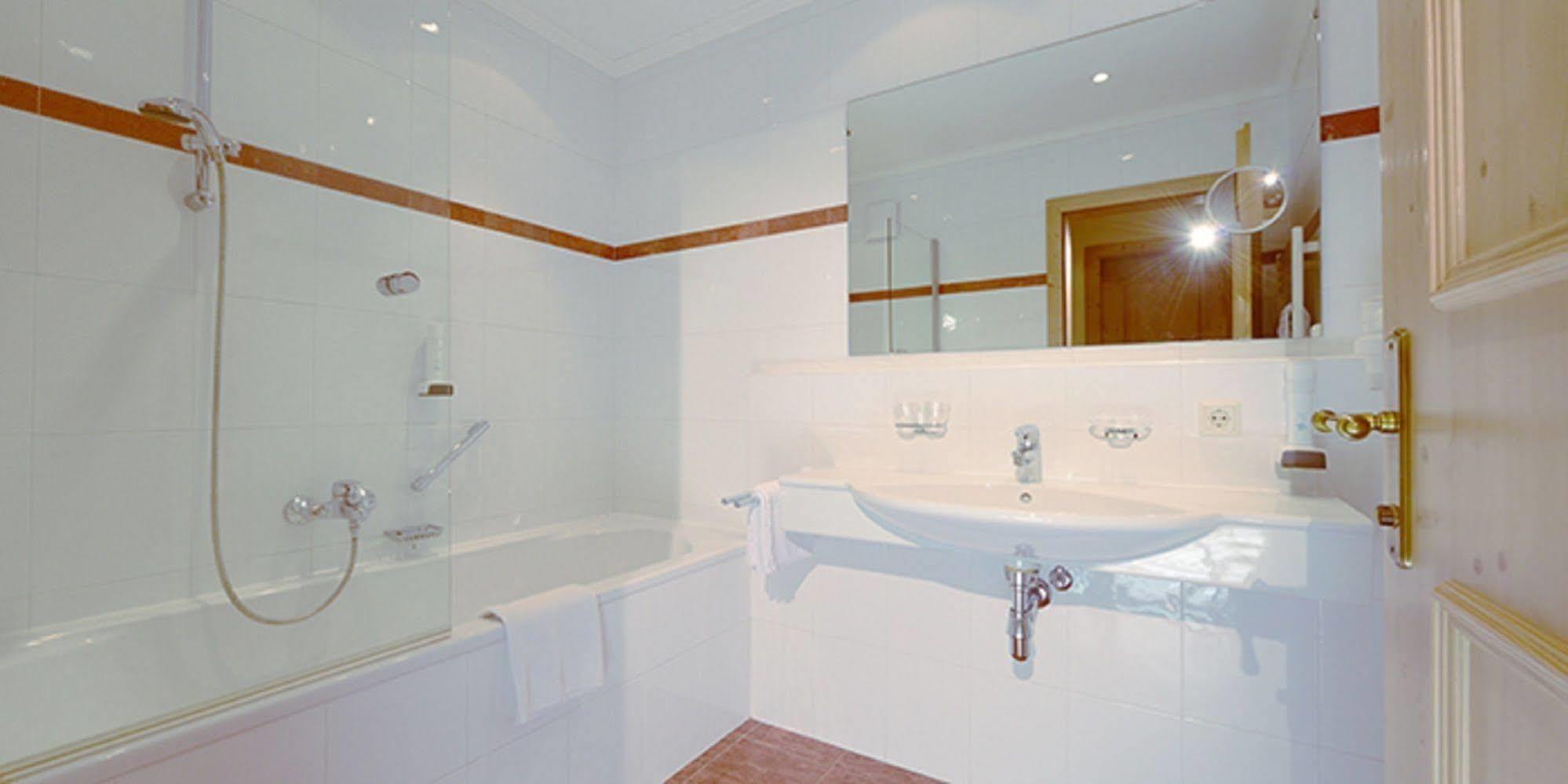Hotel Neue Post เซิลเดน ภายนอก รูปภาพ