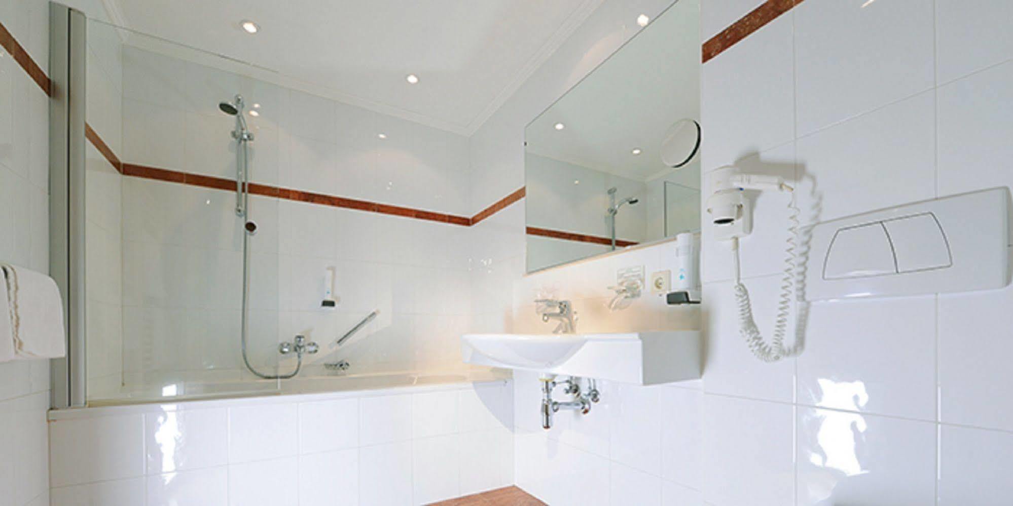 Hotel Neue Post เซิลเดน ภายนอก รูปภาพ